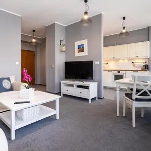 Victus Apartamenty, Lighthouse Polska