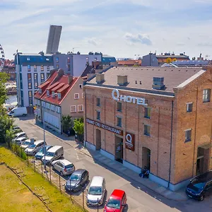 Q Grand Cru Отель
