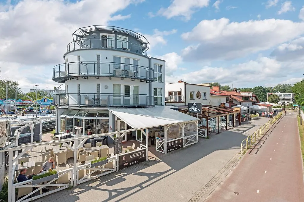 Navy Group - Willa Marina Gdańsk Bed & Breakfast